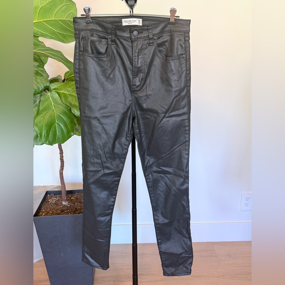 Abercrombie & Fitch Black Coated Super Skinny Ankle High Rise Jeans Size 10